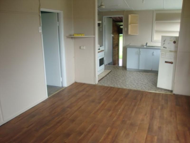 17 Andrews Street, Newell QLD 4873