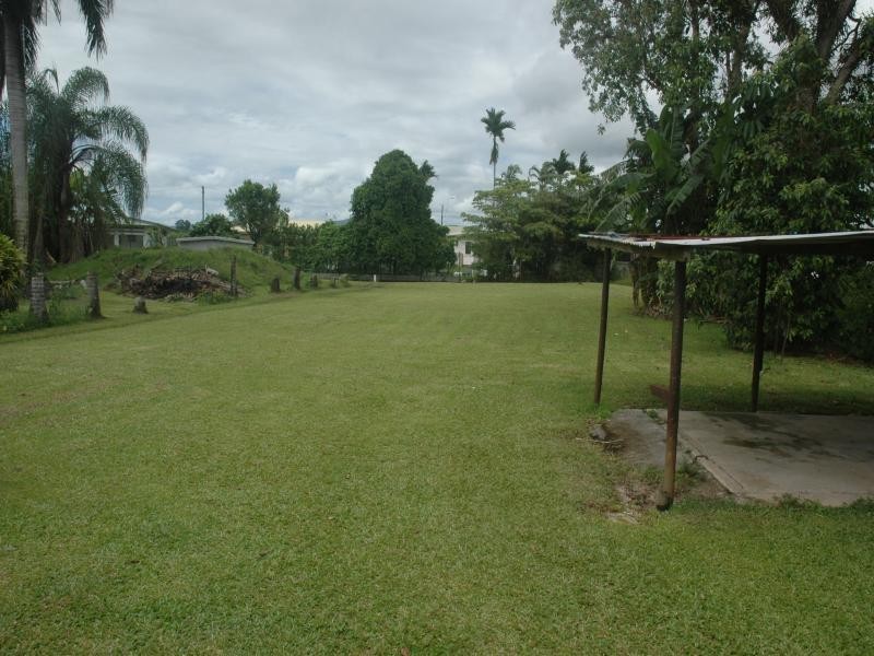 23 Atherton Street, Mossman QLD 4873