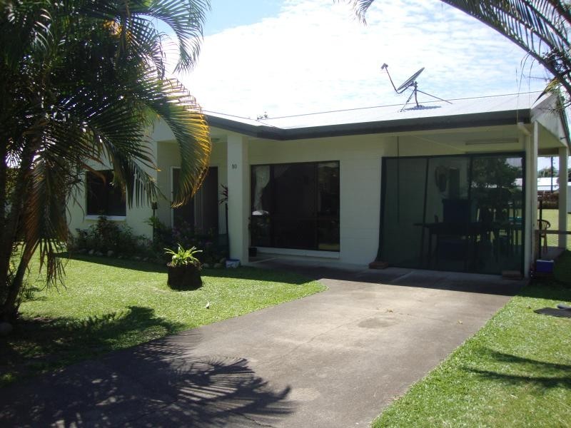 10 Middlemiss, Mossman QLD 4873