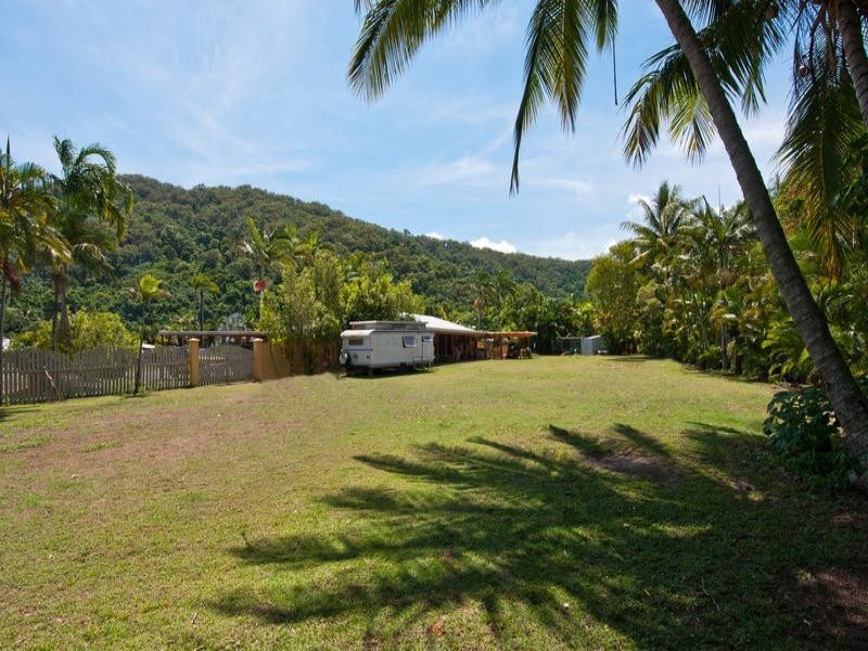 31 Yarun Close, Wonga QLD 4873