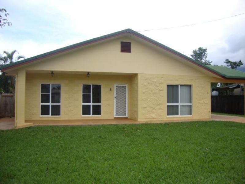 8 Dan Hart Lane, Mossman QLD 4873
