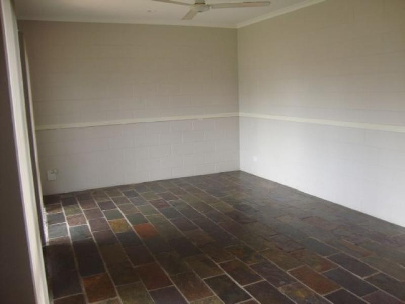 8 Dan Hart Lane, Mossman QLD 4873
