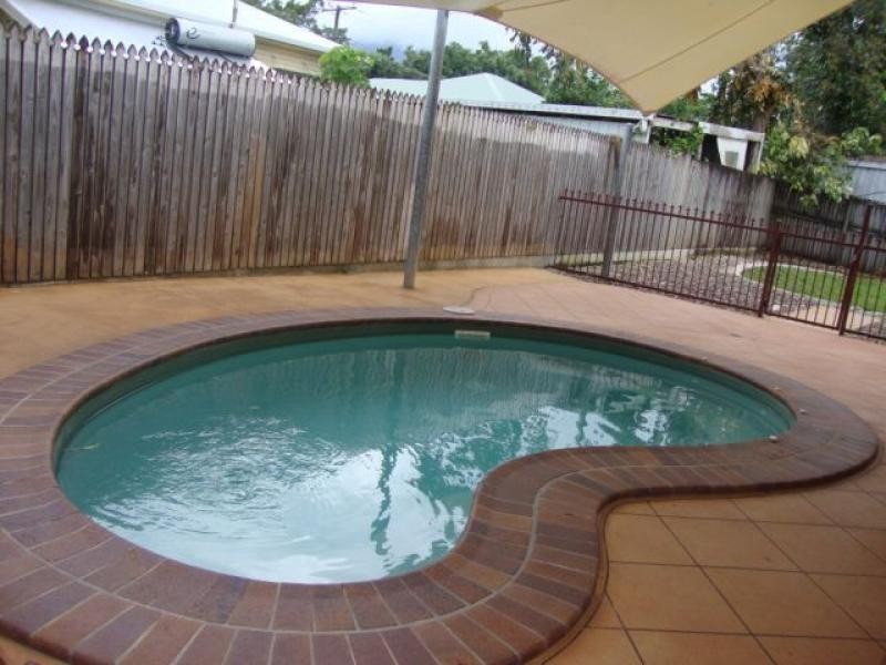 8 Dan Hart Lane, Mossman QLD 4873