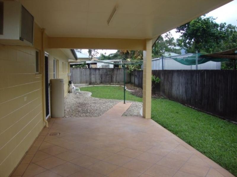 8 Dan Hart Lane, Mossman QLD 4873