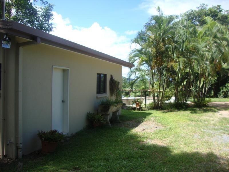 10 Coral Sea Drive, Mossman QLD 4873