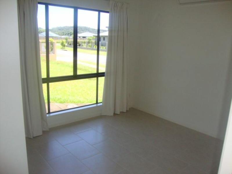 2 Spoonbill, Mossman QLD 4873