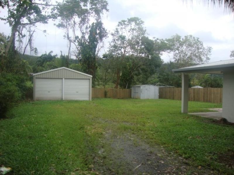 31 Pringle Street, Mossman QLD 4873