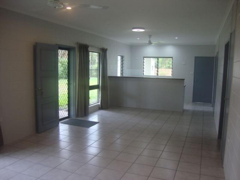 31 Pringle Street, Mossman QLD 4873