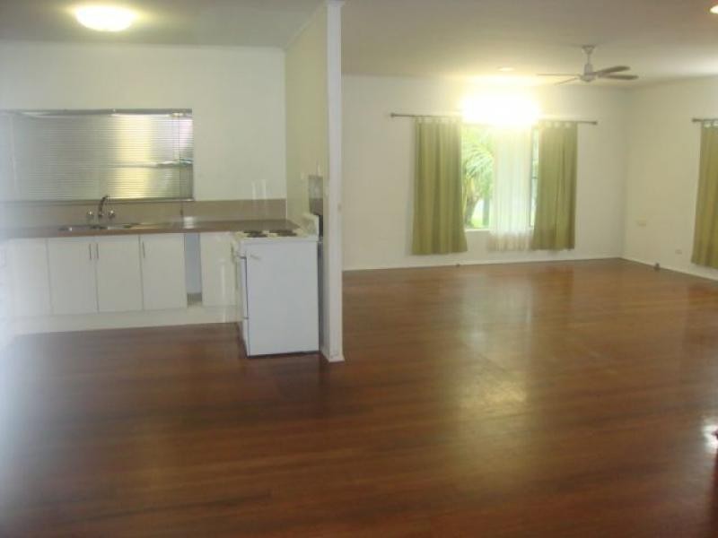 8 Andrews Street, Newell QLD 4873