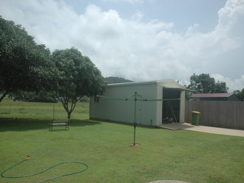 12 Snapper Island Drive, Wonga QLD 4873