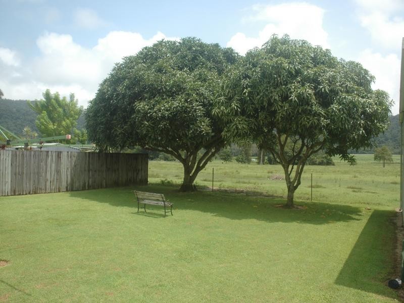 12 Snapper Island Drive, Wonga QLD 4873