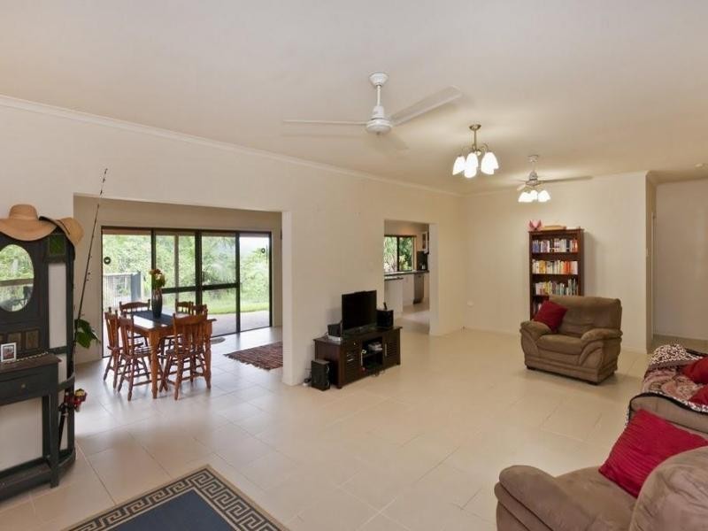 10 Coral Sea Drive, Mossman QLD 4873