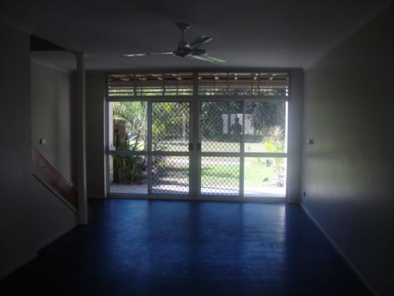 2/3 Calophyllum Cl, Wonga QLD 4873