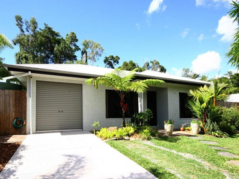 18 White oak Avenue, Mossman QLD 4873