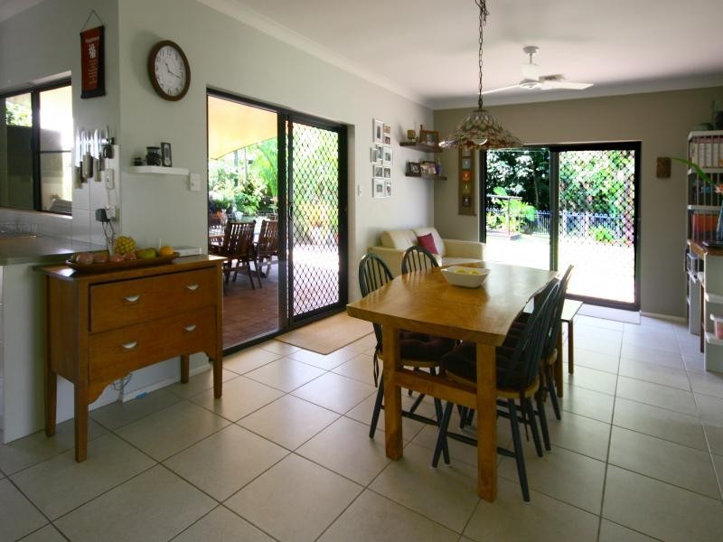 18 White oak Avenue, Mossman QLD 4873