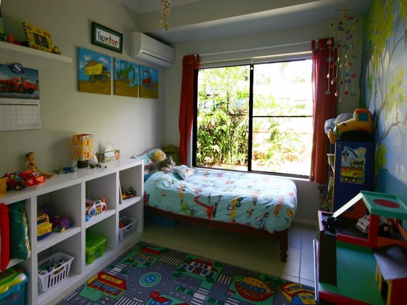 18 White oak Avenue, Mossman QLD 4873