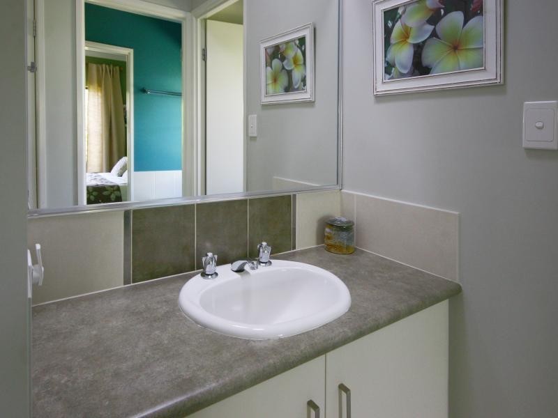 18 White oak Avenue, Mossman QLD 4873