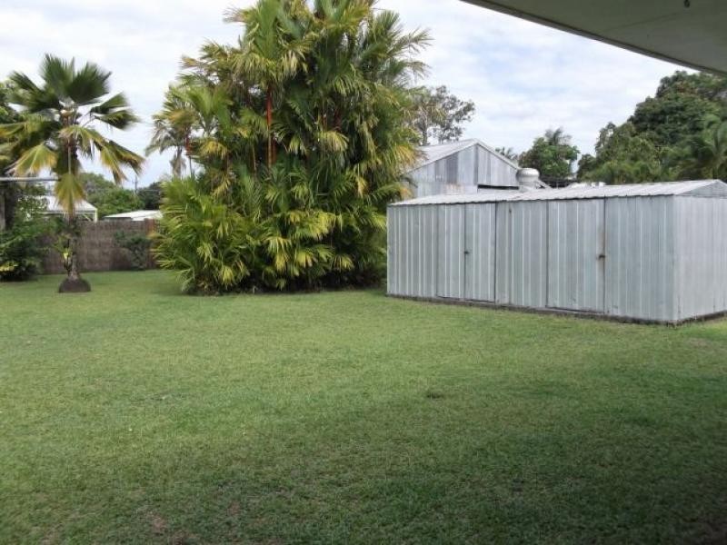 30 Pringle Street, Mossman QLD 4873