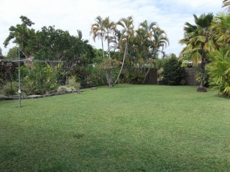 30 Pringle Street, Mossman QLD 4873