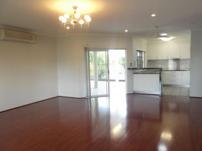 15 Watson Close, Mossman QLD 4873