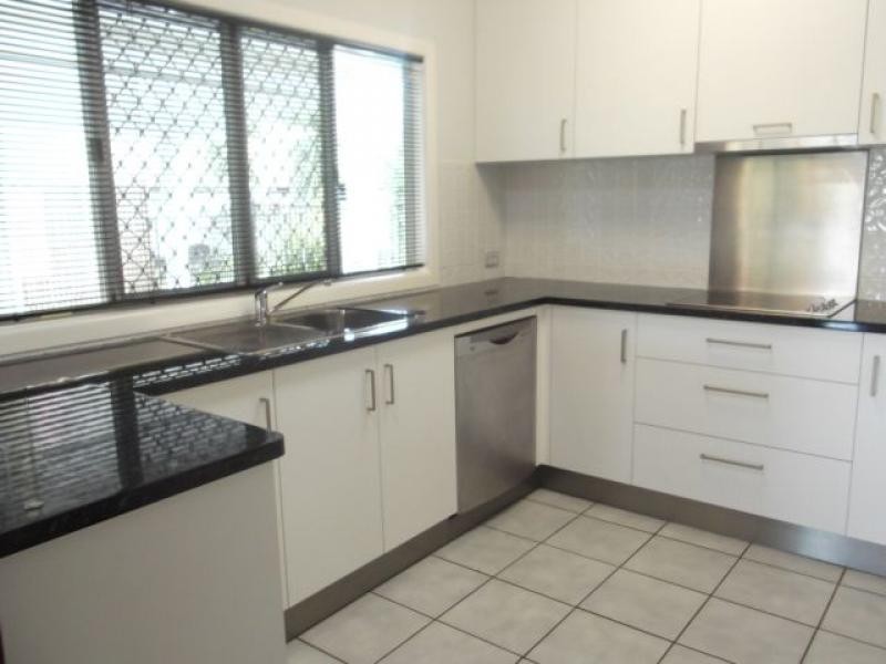 15 Watson Close, Mossman QLD 4873