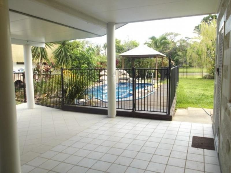 15 Watson Close, Mossman QLD 4873