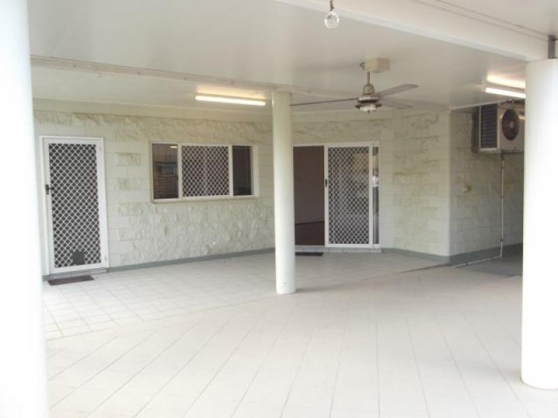 15 Watson Close, Mossman QLD 4873