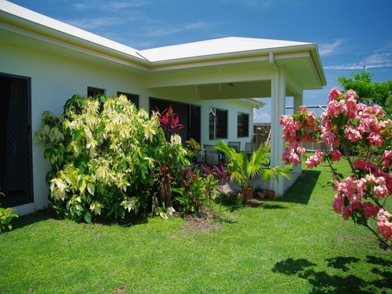 68 Cooya Beach Rd, Cooya Beach QLD 4873