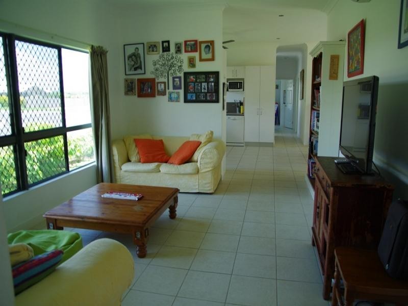 68 Cooya Beach Rd, Cooya Beach QLD 4873