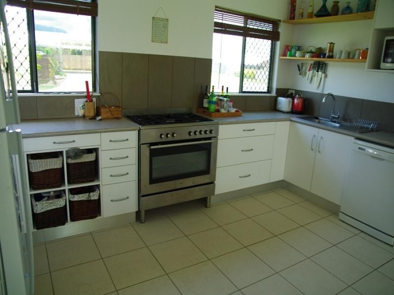 68 Cooya Beach Rd, Cooya Beach QLD 4873