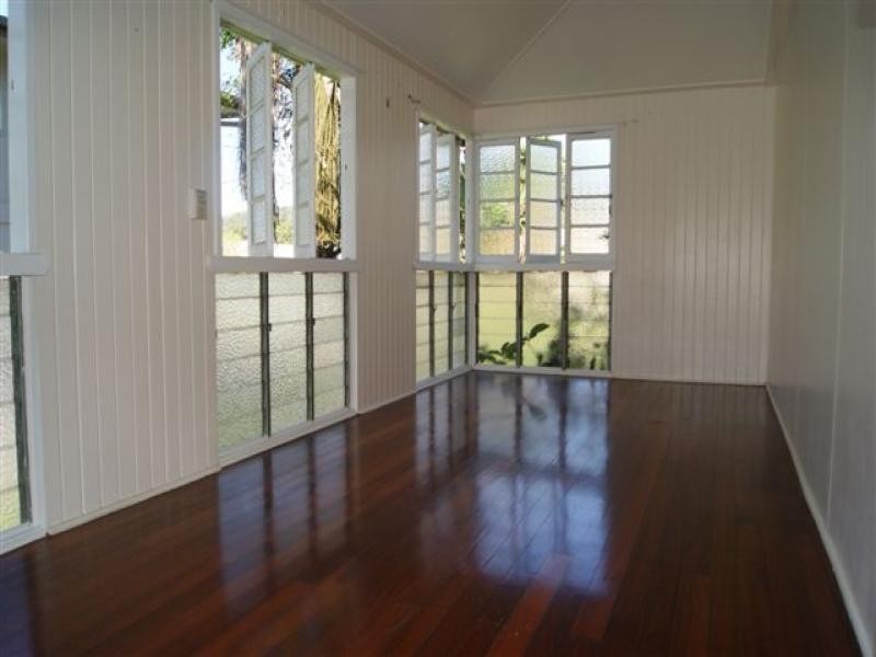 13 Thomas Street, Mossman QLD 4873