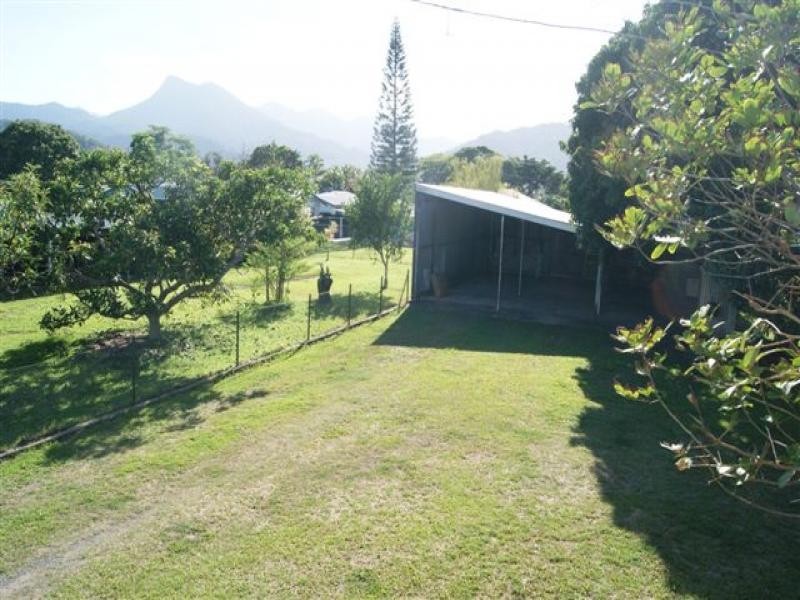 13 Thomas Street, Mossman QLD 4873