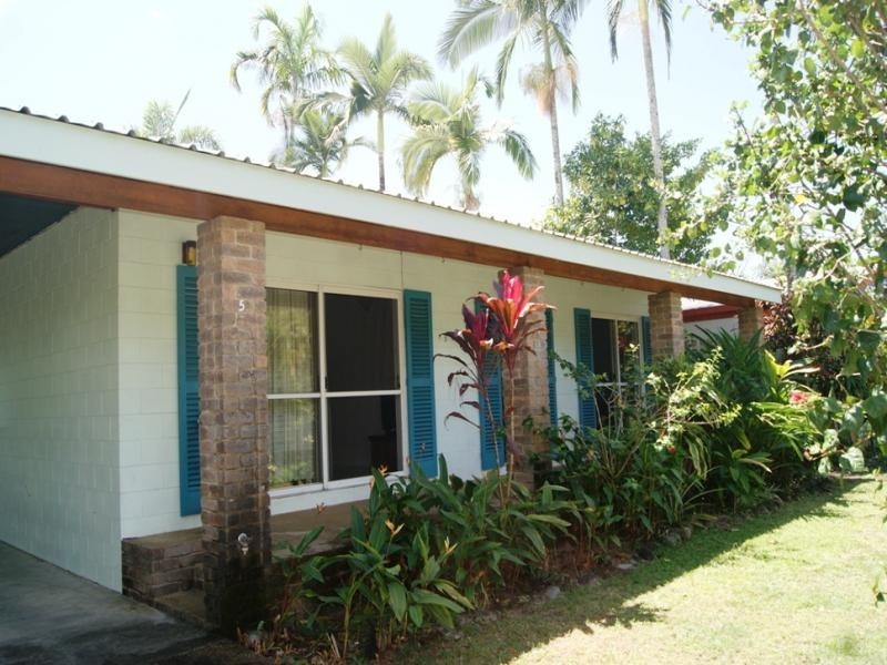 5 Tulip Street, Cooya Beach QLD 4873