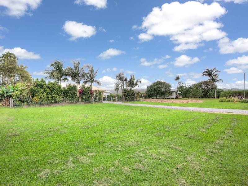 7 Rutherford Road, Miallo QLD 4873