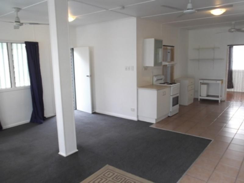 18 Junction Road, Mossman QLD 4873