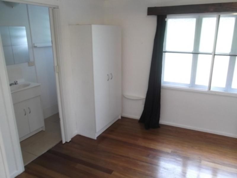 18 Junction Road, Mossman QLD 4873