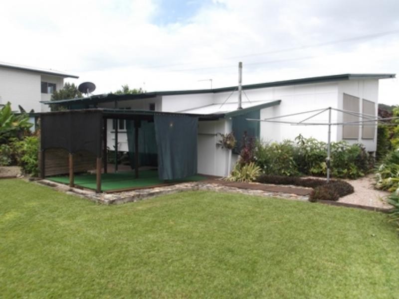 18 Junction Road, Mossman QLD 4873