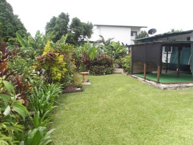 18 Junction Road, Mossman QLD 4873