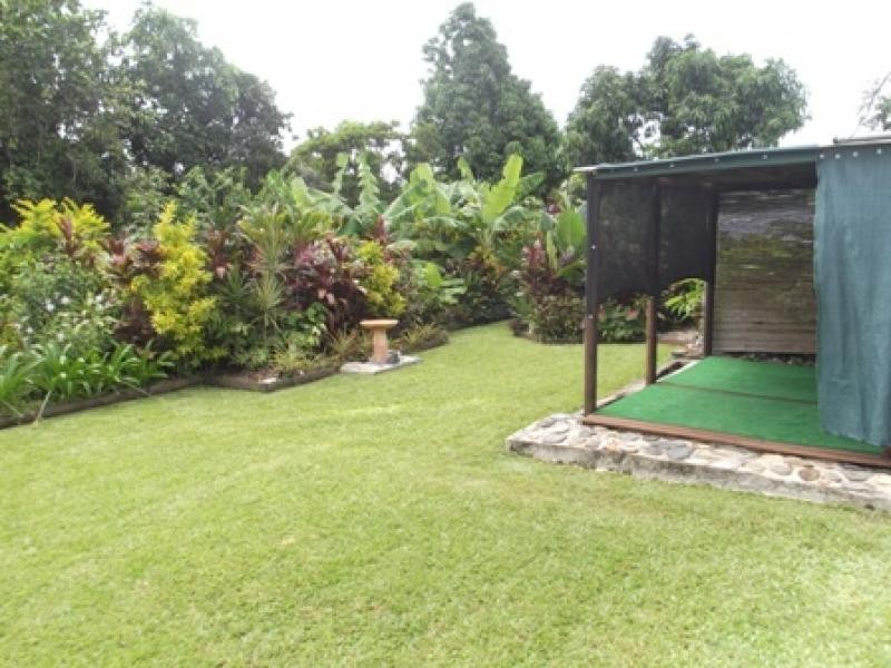 18 Junction Road, Mossman QLD 4873