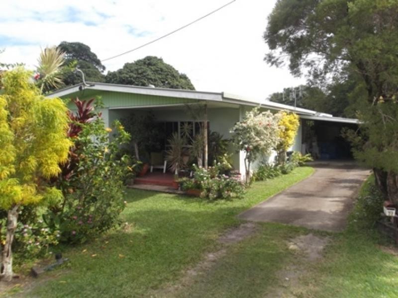 27 Cedar Street, Mossman QLD 4873