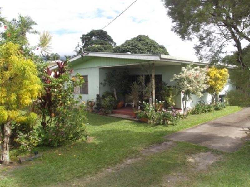 27 Cedar Street, Mossman QLD 4873