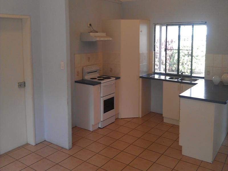 2/2 Allamanda Street, Cooya Beach QLD 4873