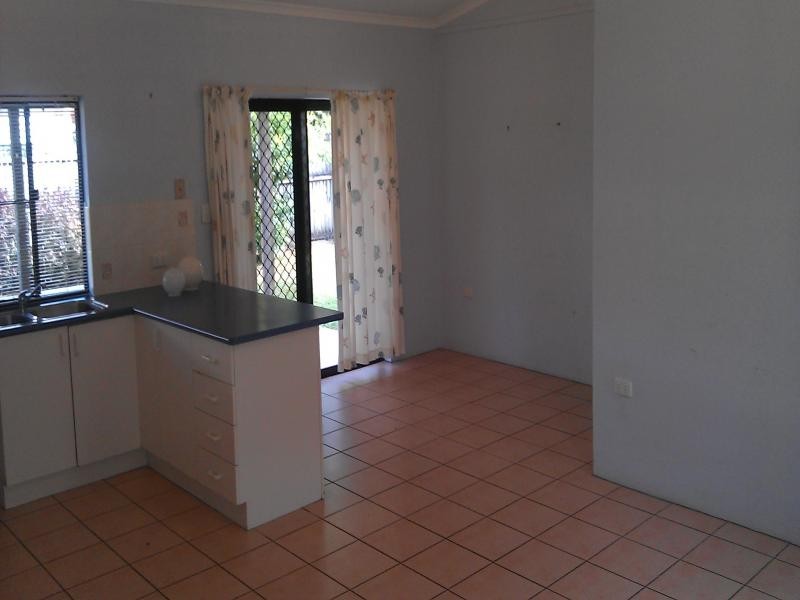 2/2 Allamanda Street, Cooya Beach QLD 4873