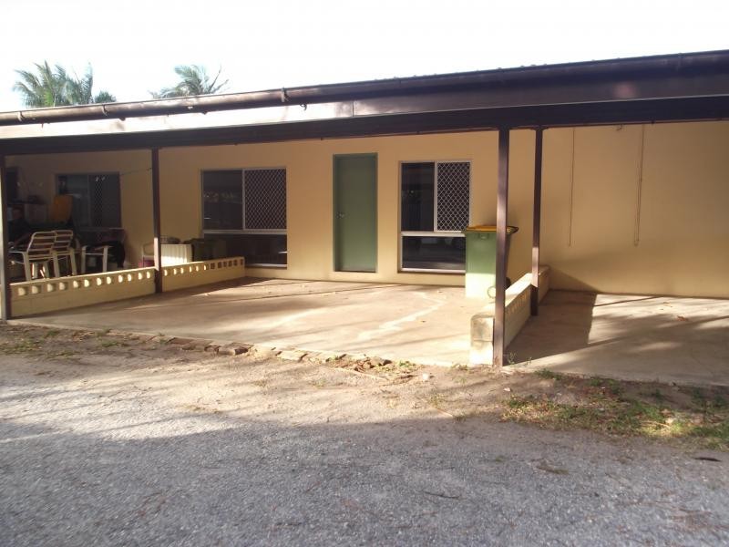 2/3 Connolly Street, Mossman QLD 4873