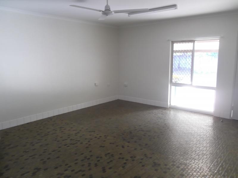 2/3 Connolly Street, Mossman QLD 4873