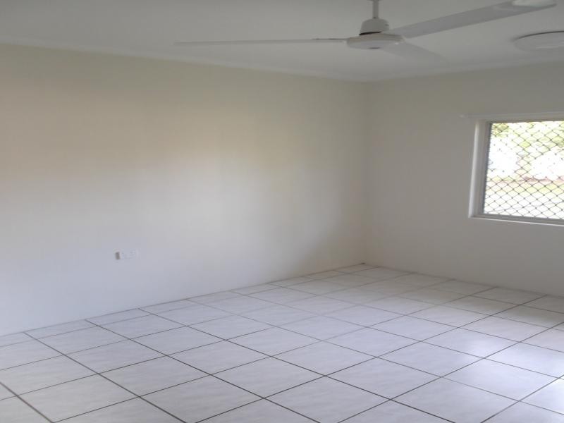 2/3 Connolly Street, Mossman QLD 4873