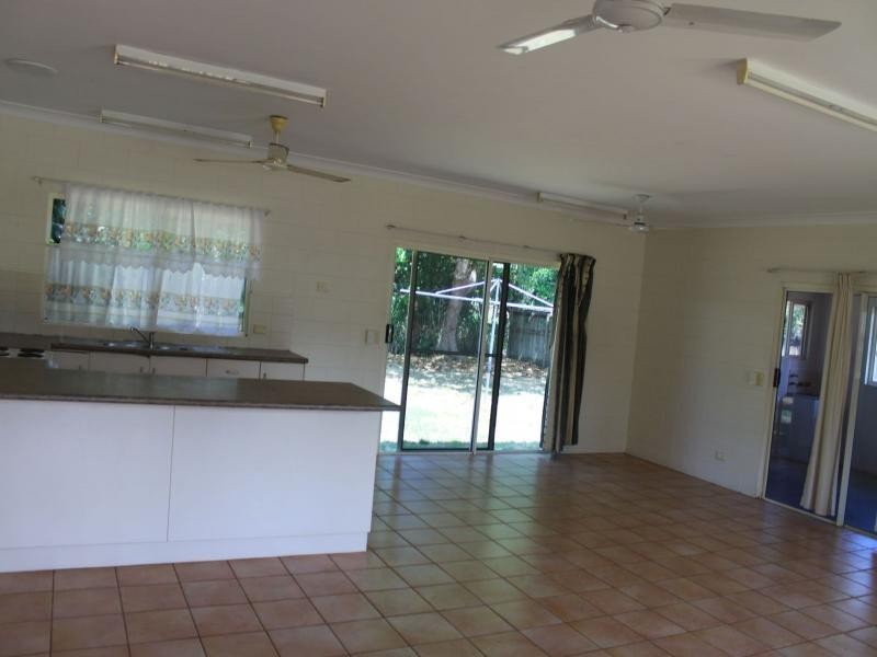 6 Ives Avenue, Wonga QLD 4873