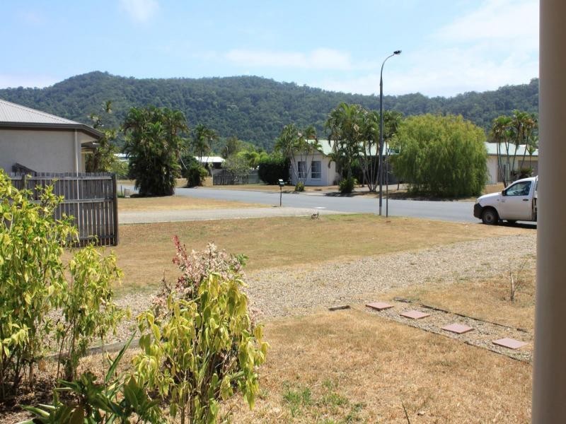 6 Ives Avenue, Wonga QLD 4873