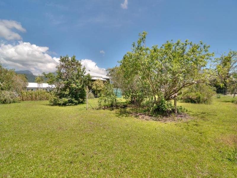 9 Johnston Road, Mossman QLD 4873