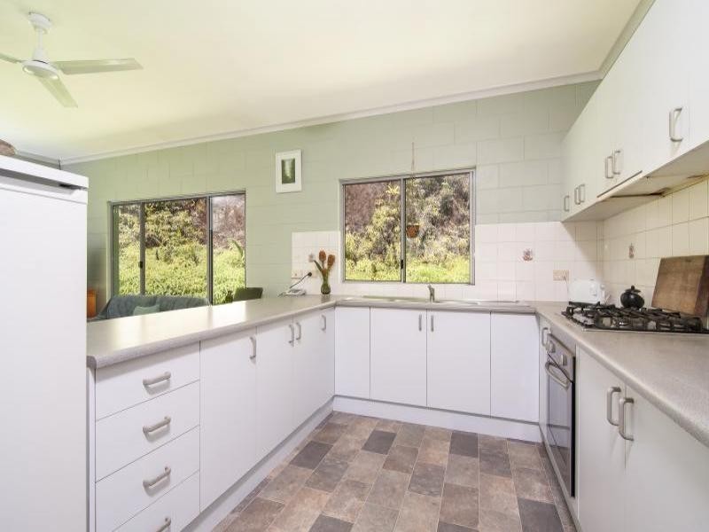 42 Kahana Road, Whyanbeel QLD 4873